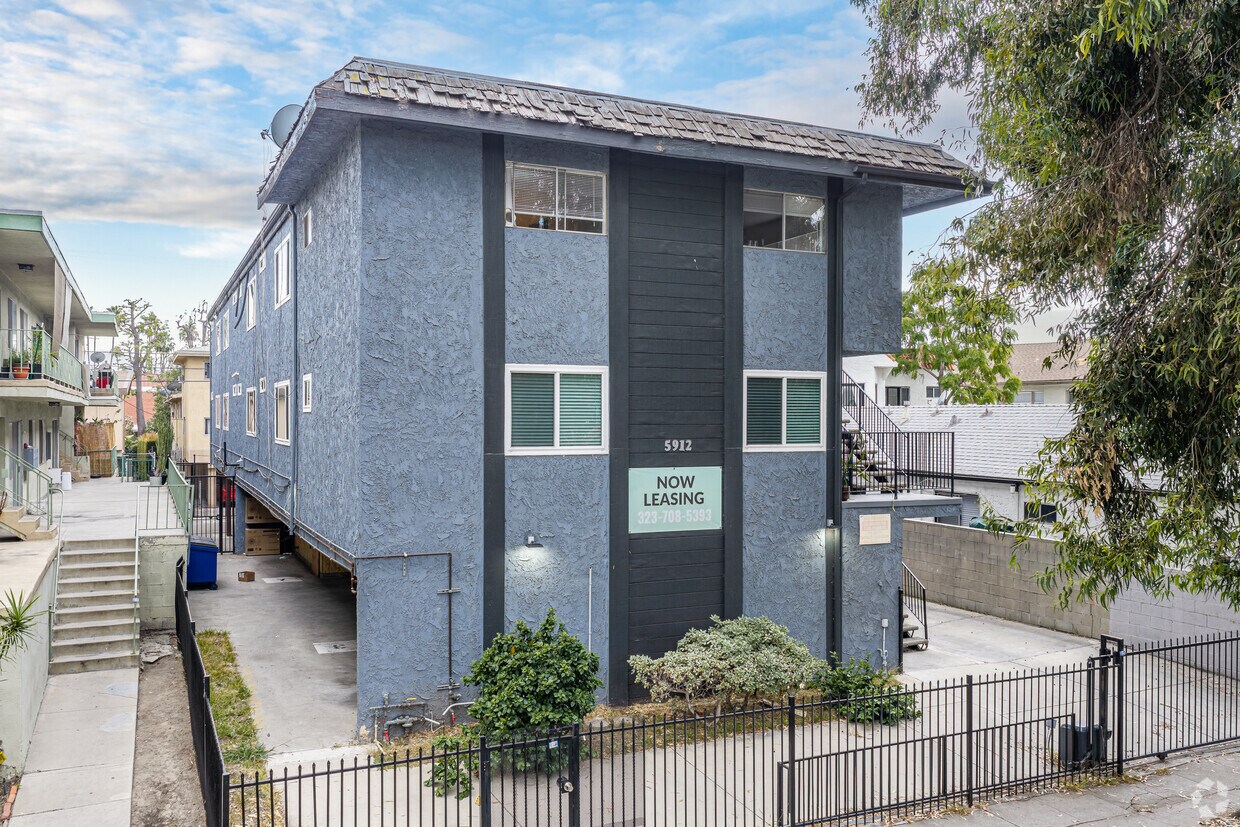 Los Angeles Apartment Listing