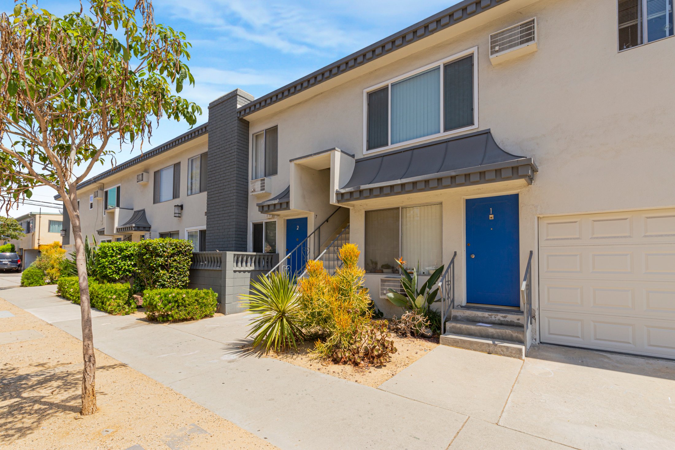 Los Angeles Apartment Listing