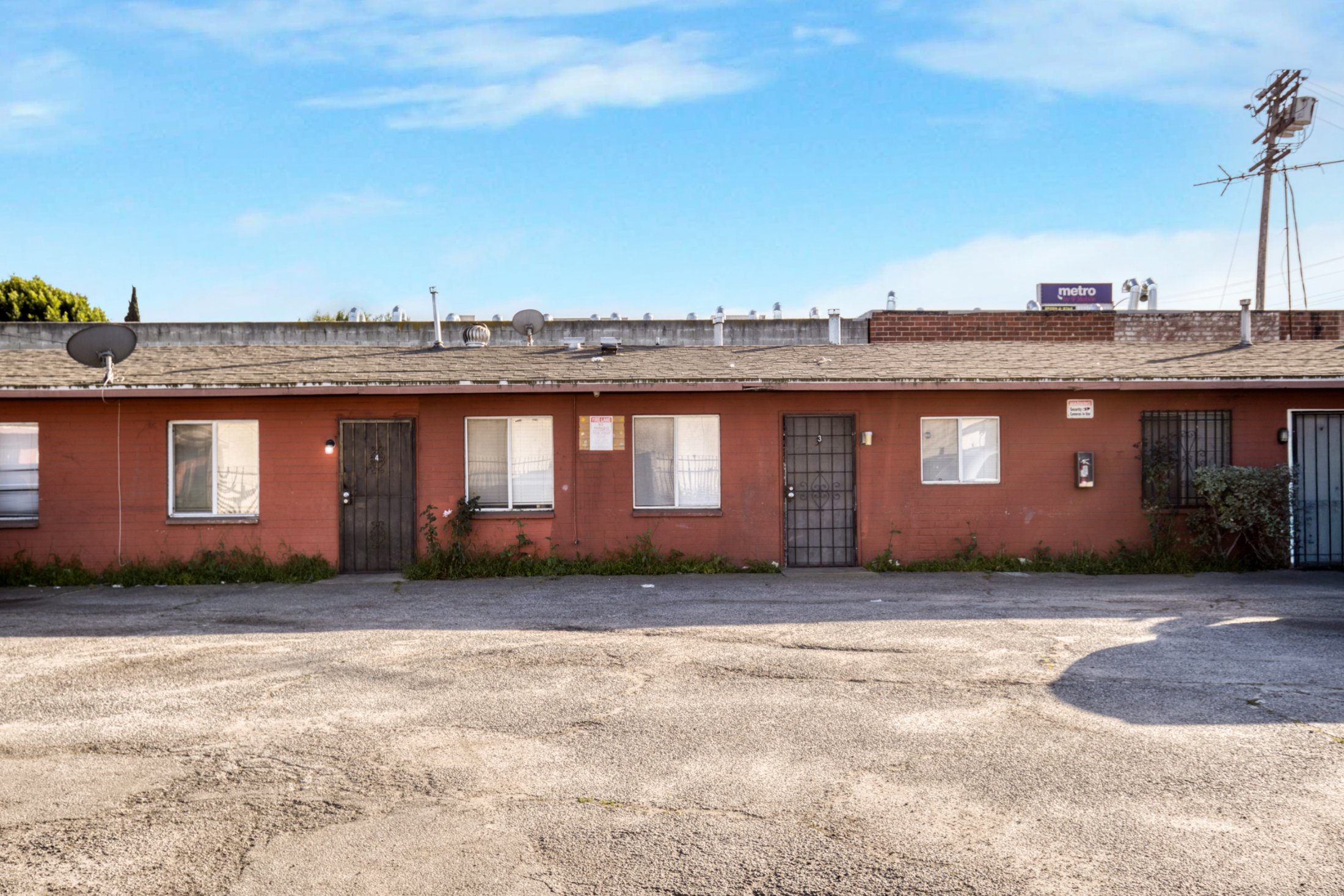 10108 S. Figueroa St, Los Angeles, CA 90003 — property photo 5 of 17