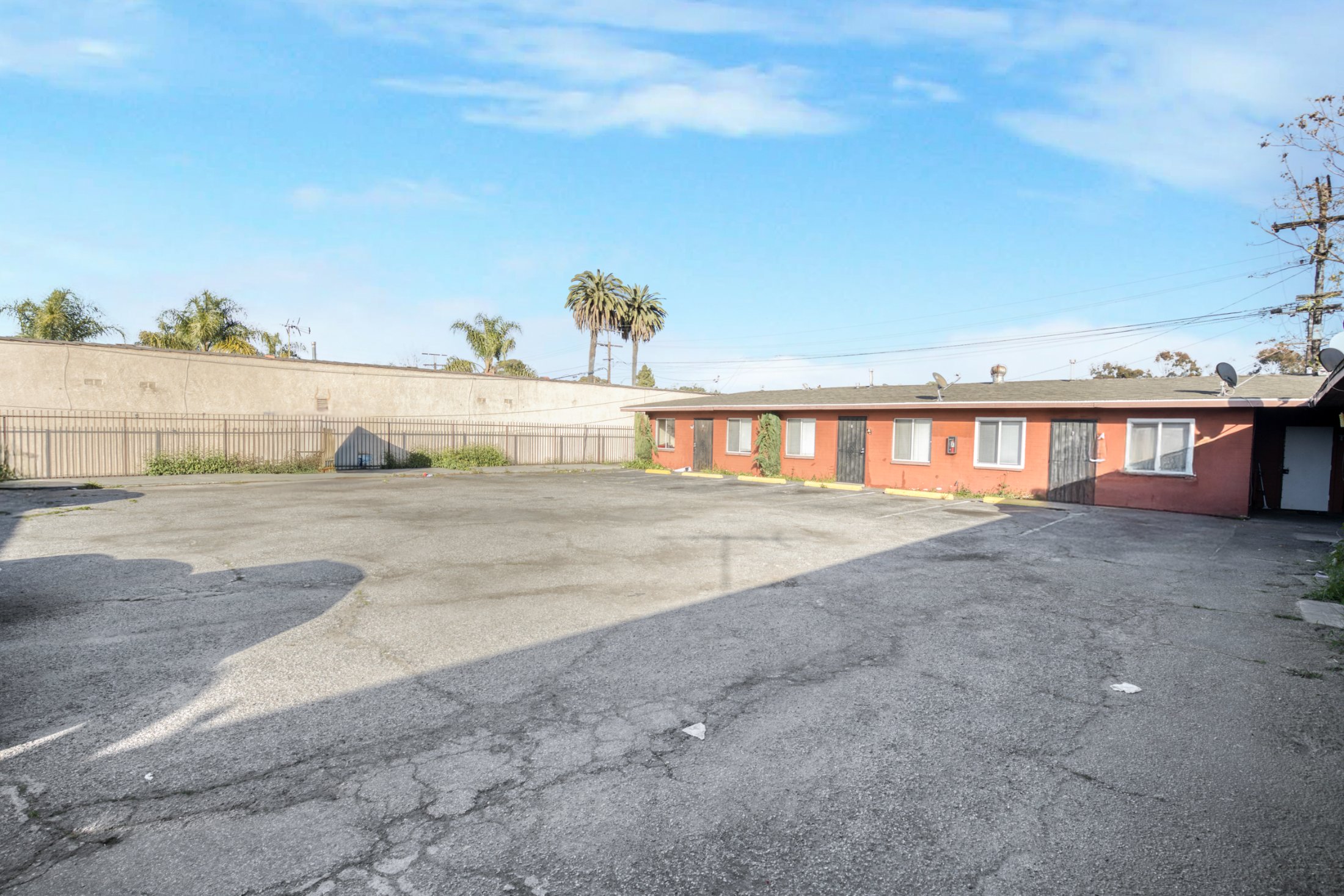 10108 S. Figueroa St, Los Angeles, CA 90003 — property photo 7 of 17