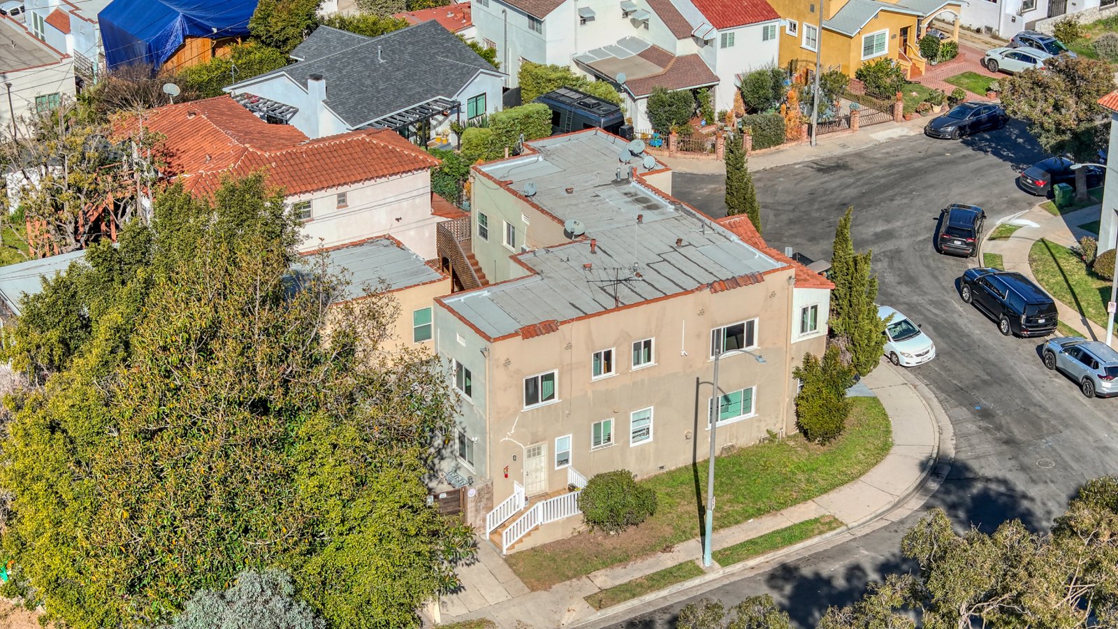 2337 S. Vineyard Ave, Los Angeles, CA 90016 — property photo 6 of 8