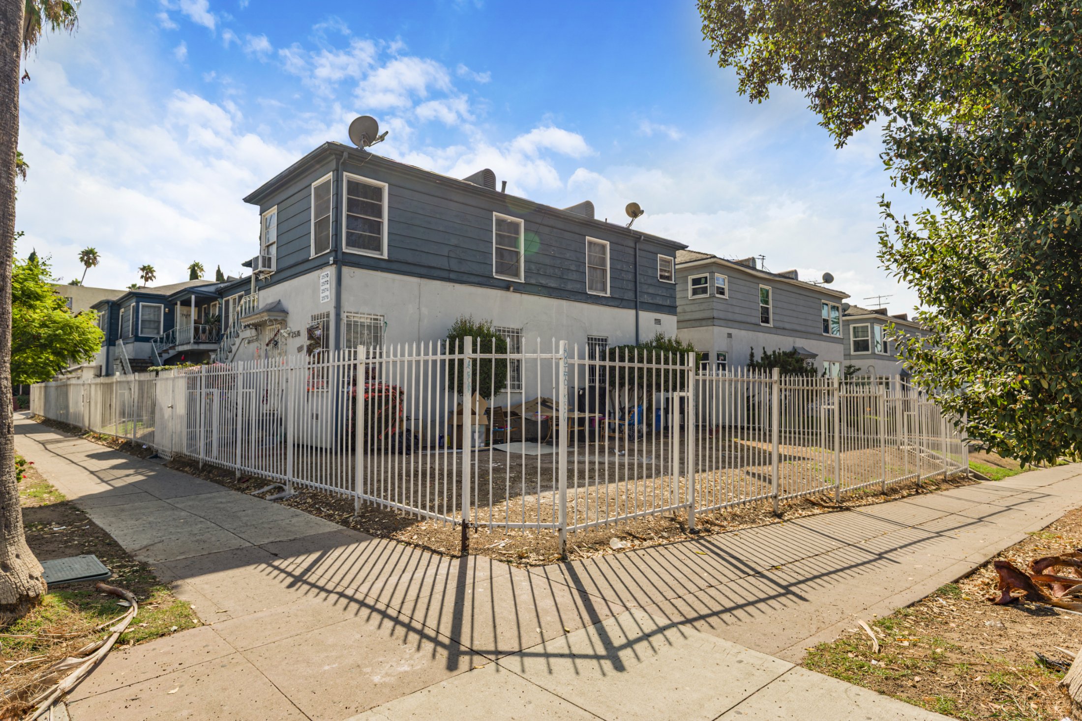 2562 W. 11th St., Los Angeles, CA 90006 — property photo 5 of 16