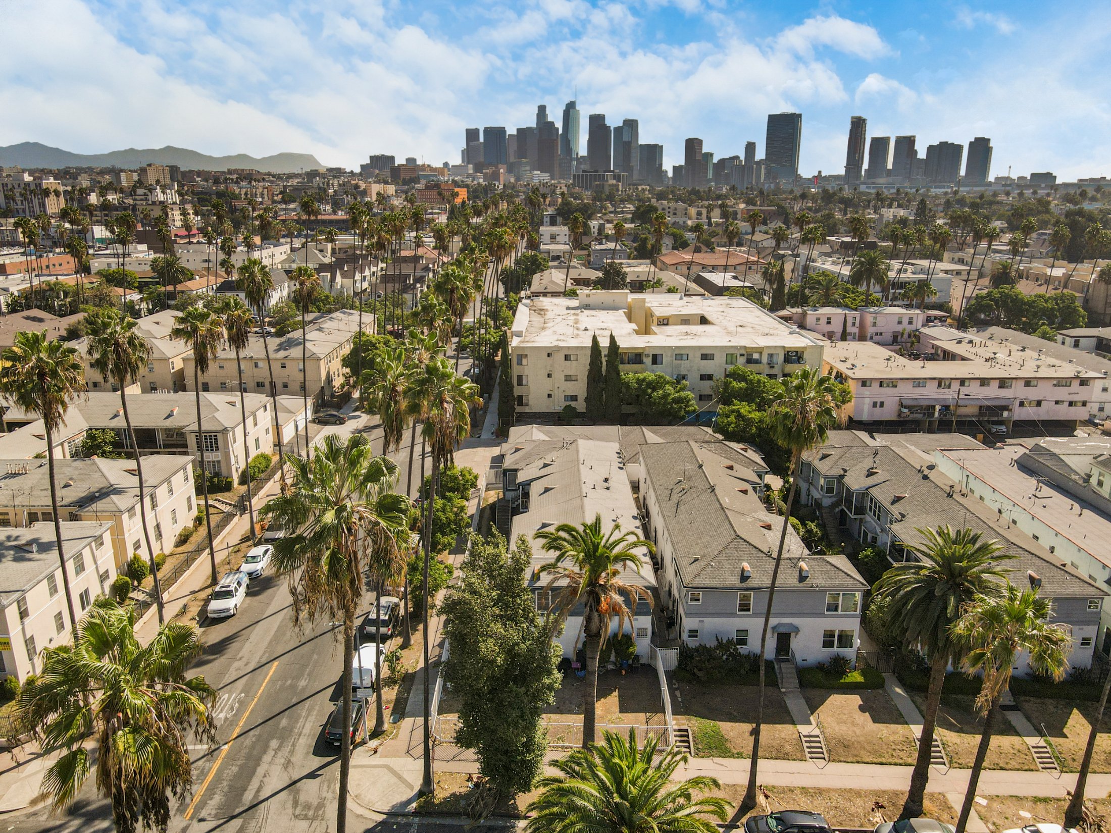 2562 W. 11th St., Los Angeles, CA 90006 — property photo 6 of 16
