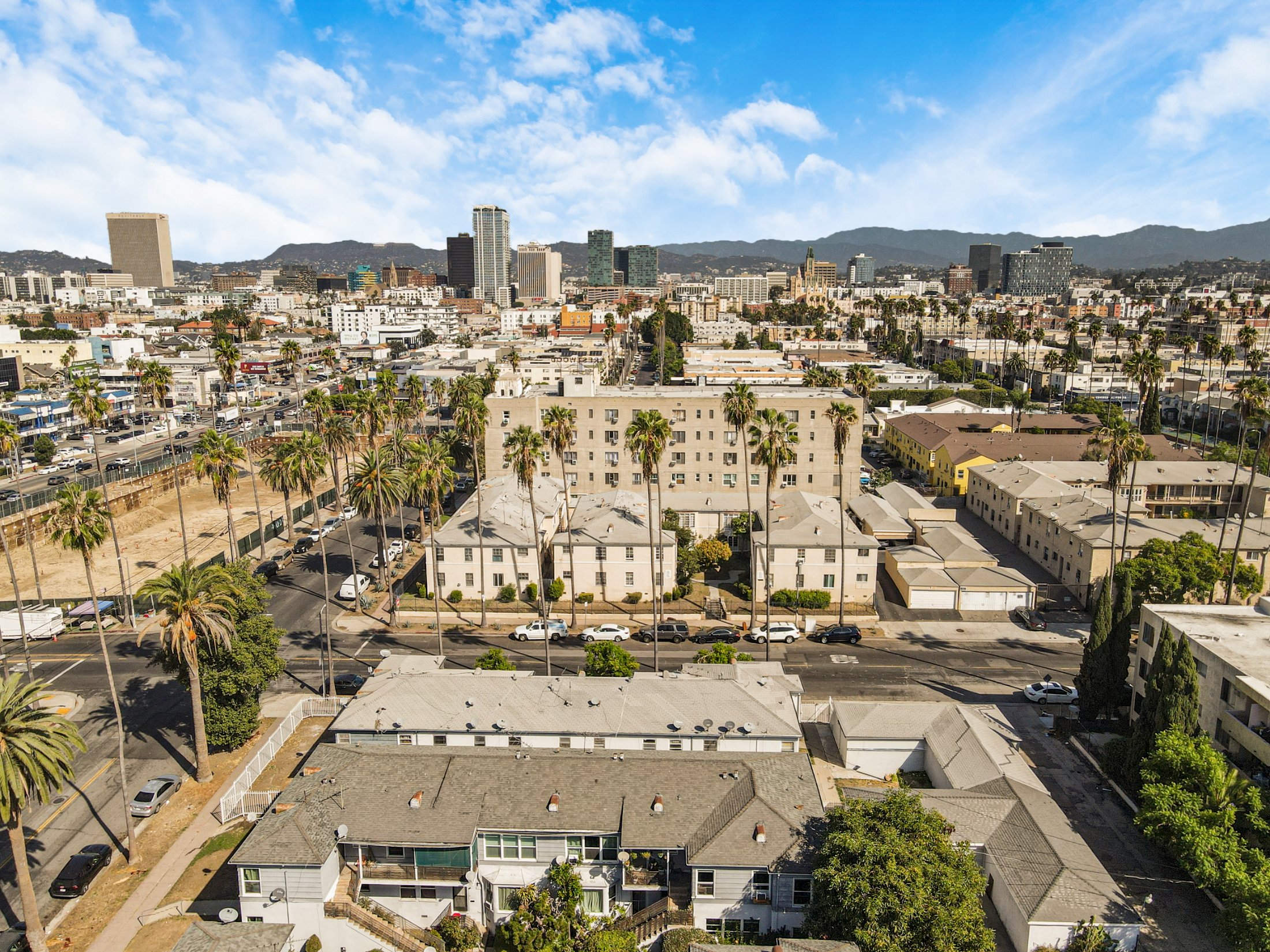 2562 W. 11th St., Los Angeles, CA 90006 — property photo 8 of 16