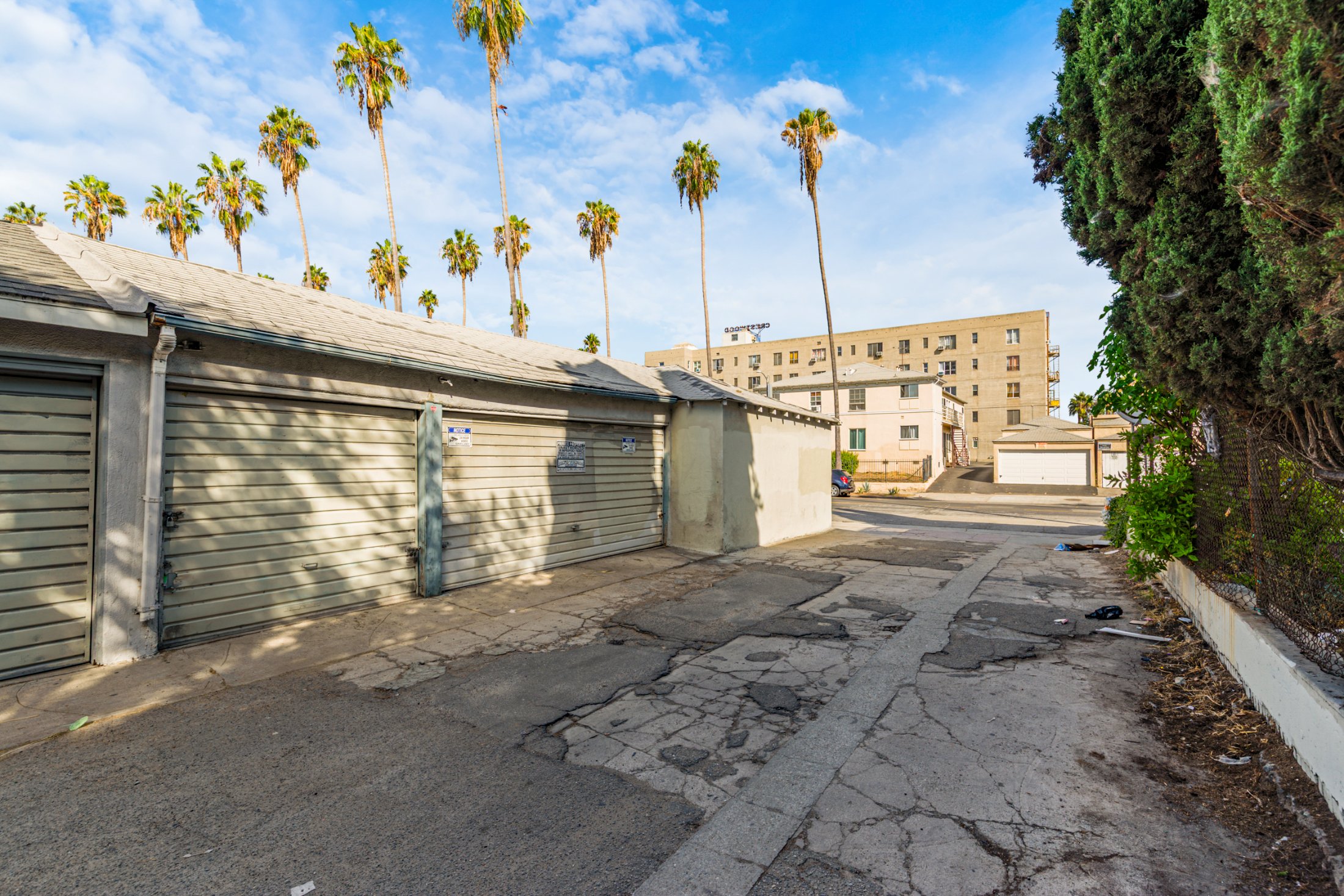 2562 W. 11th St., Los Angeles, CA 90006 — property photo 12 of 16