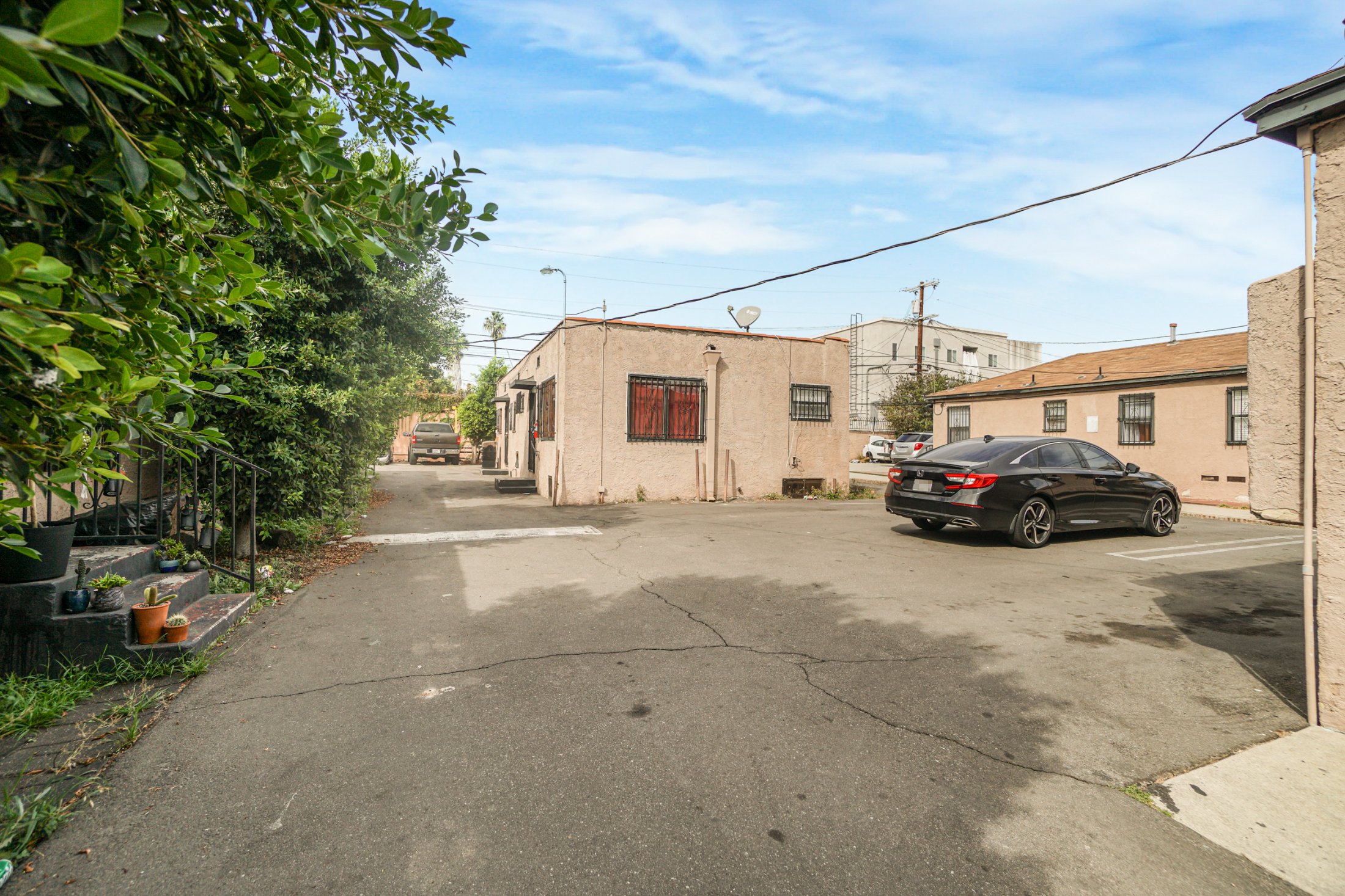 6401-6407 S. Victoria Ave, Los Angeles, CA 90043 — property photo 12 of 18
