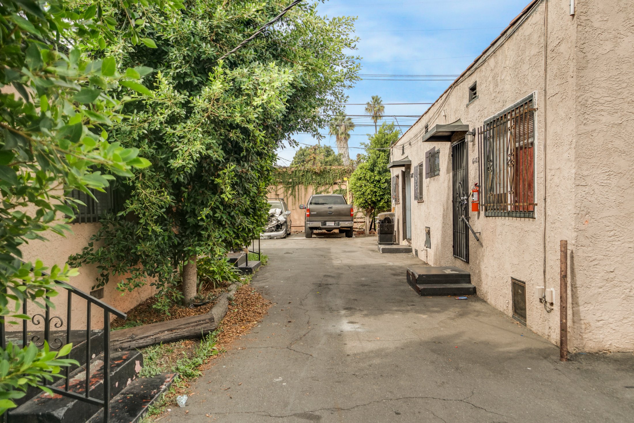 6401-6407 S. Victoria Ave, Los Angeles, CA 90043 — property photo 13 of 18