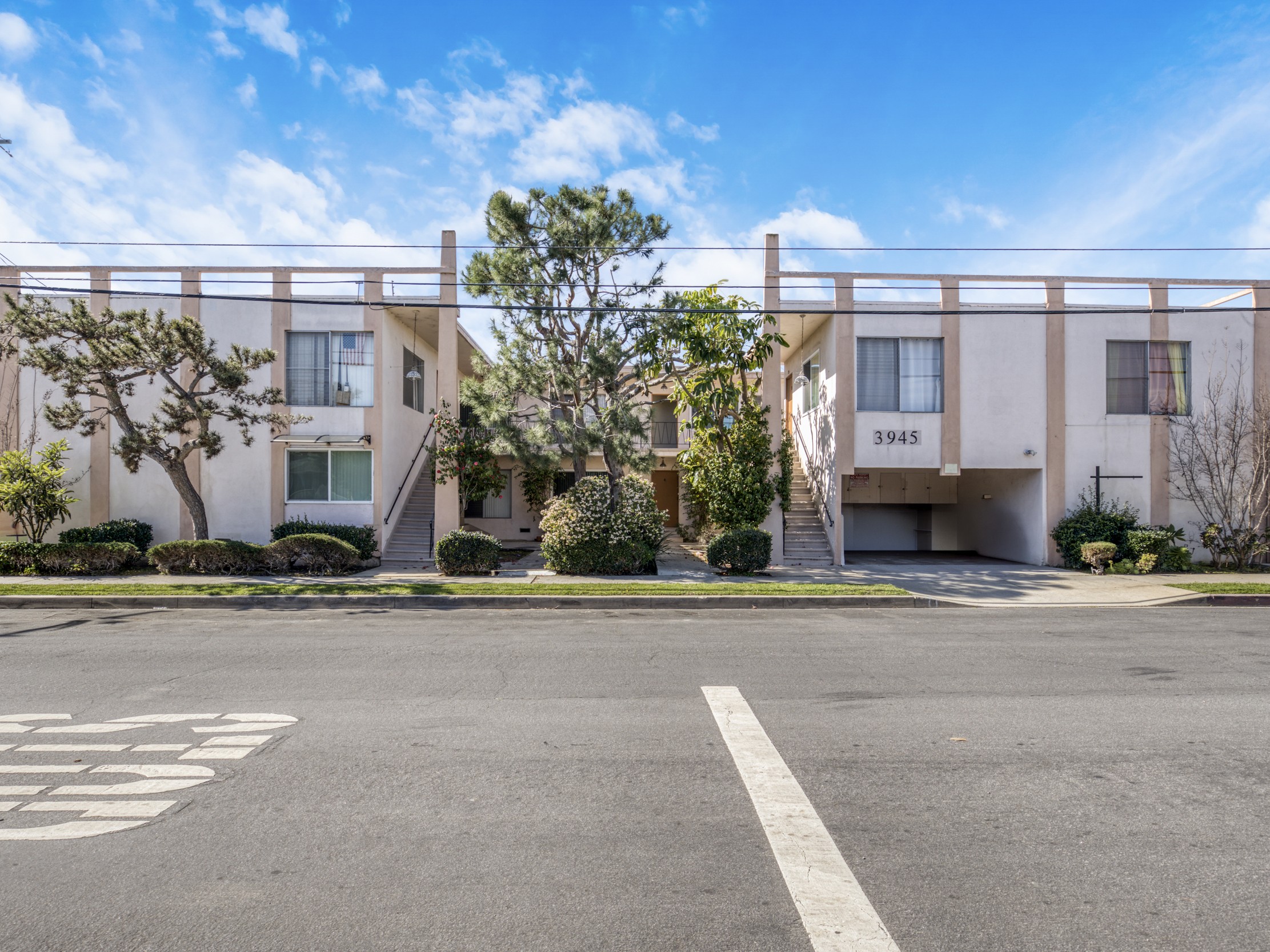Los Angeles Apartment Listing
