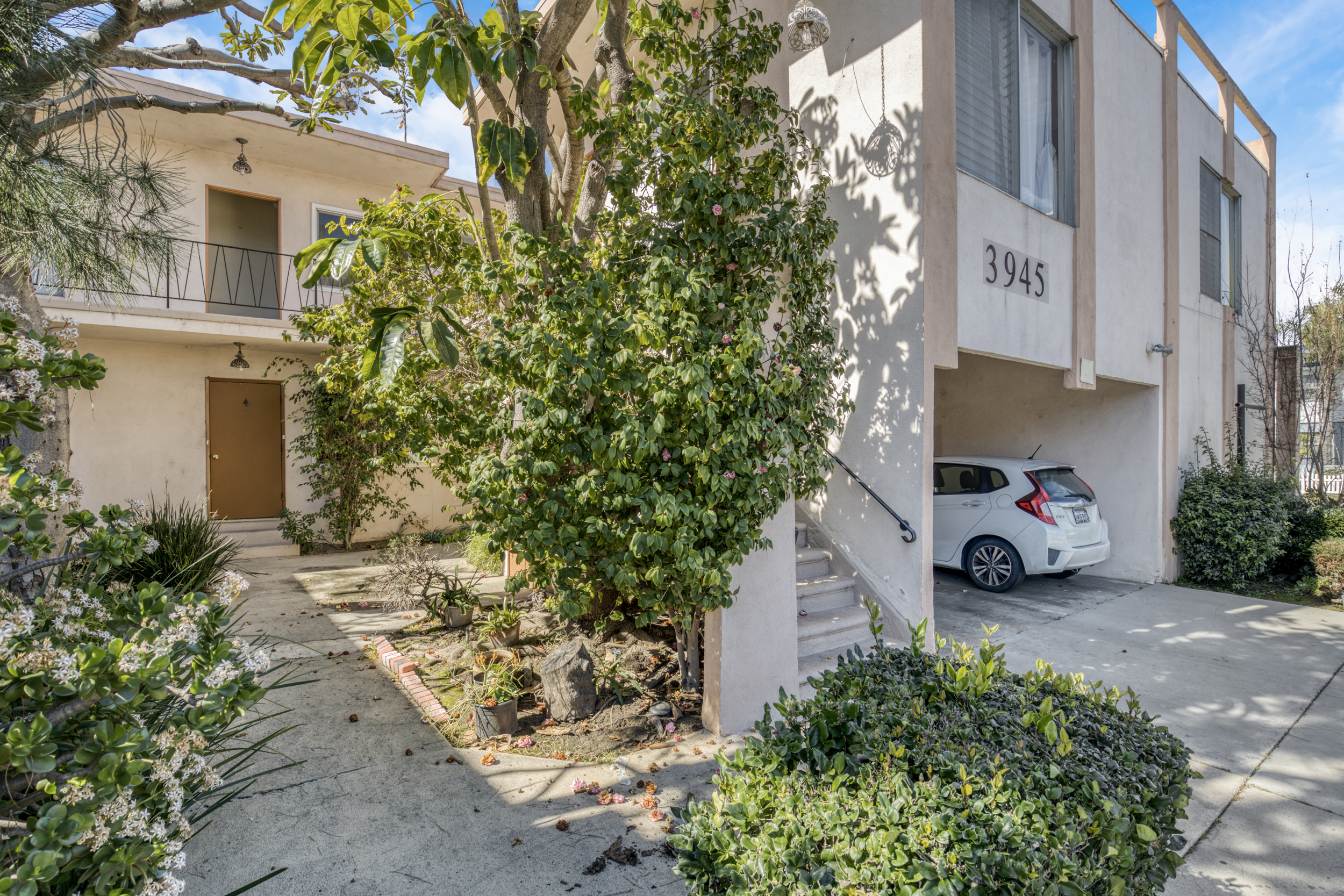 Just Sold: 3945 Frances Ave, 19 Units in Mar Vista