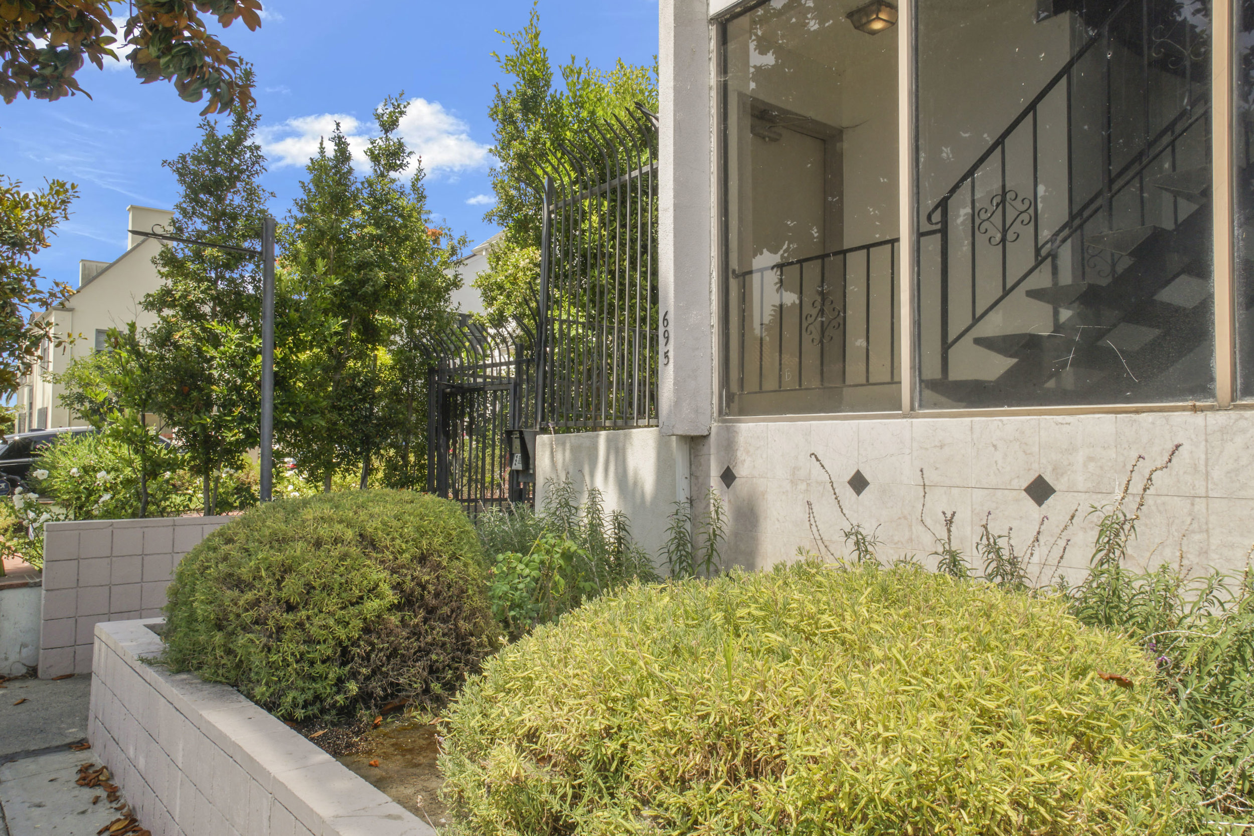 695 S. Norton Ave