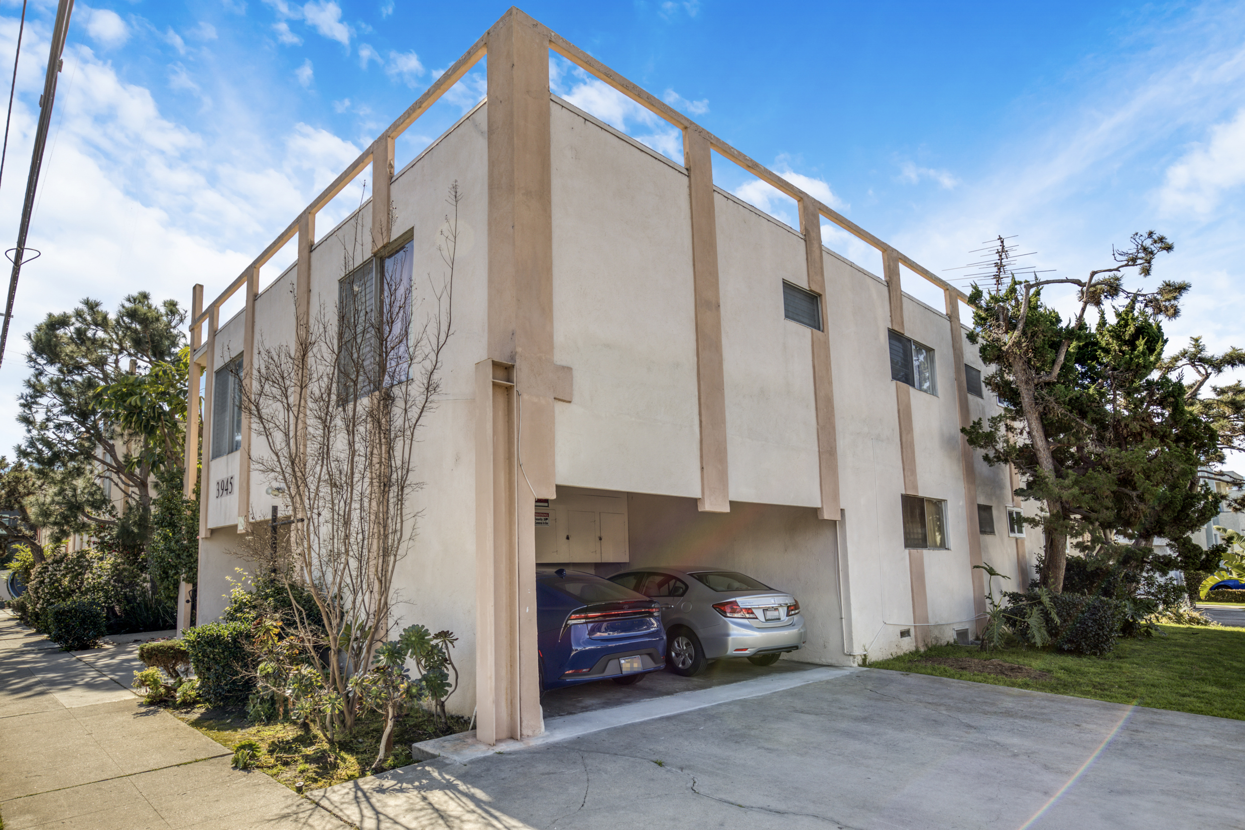 Just Sold: 3945 Frances Ave, 19 Units in Mar Vista