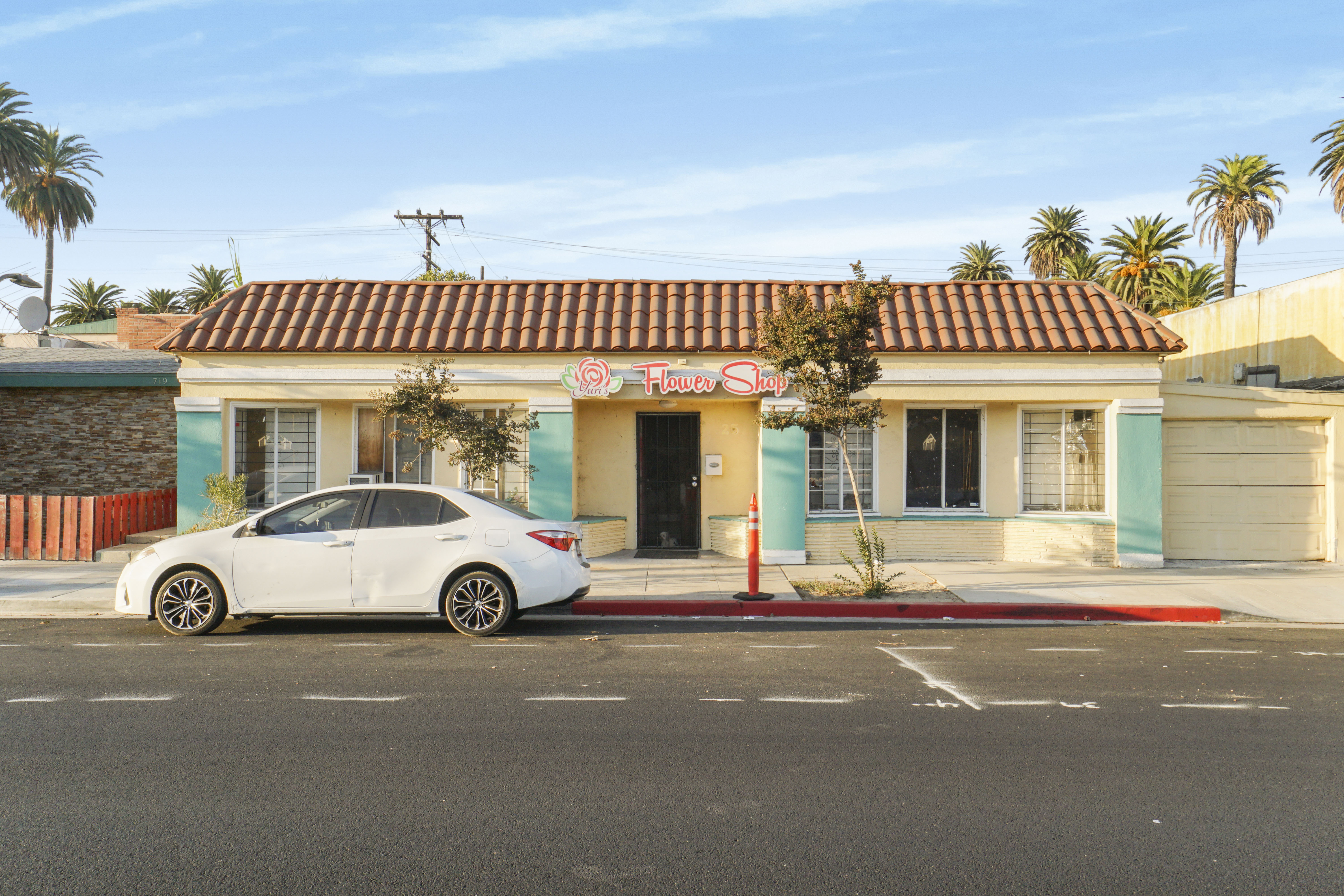 725 E Artesia Blvd