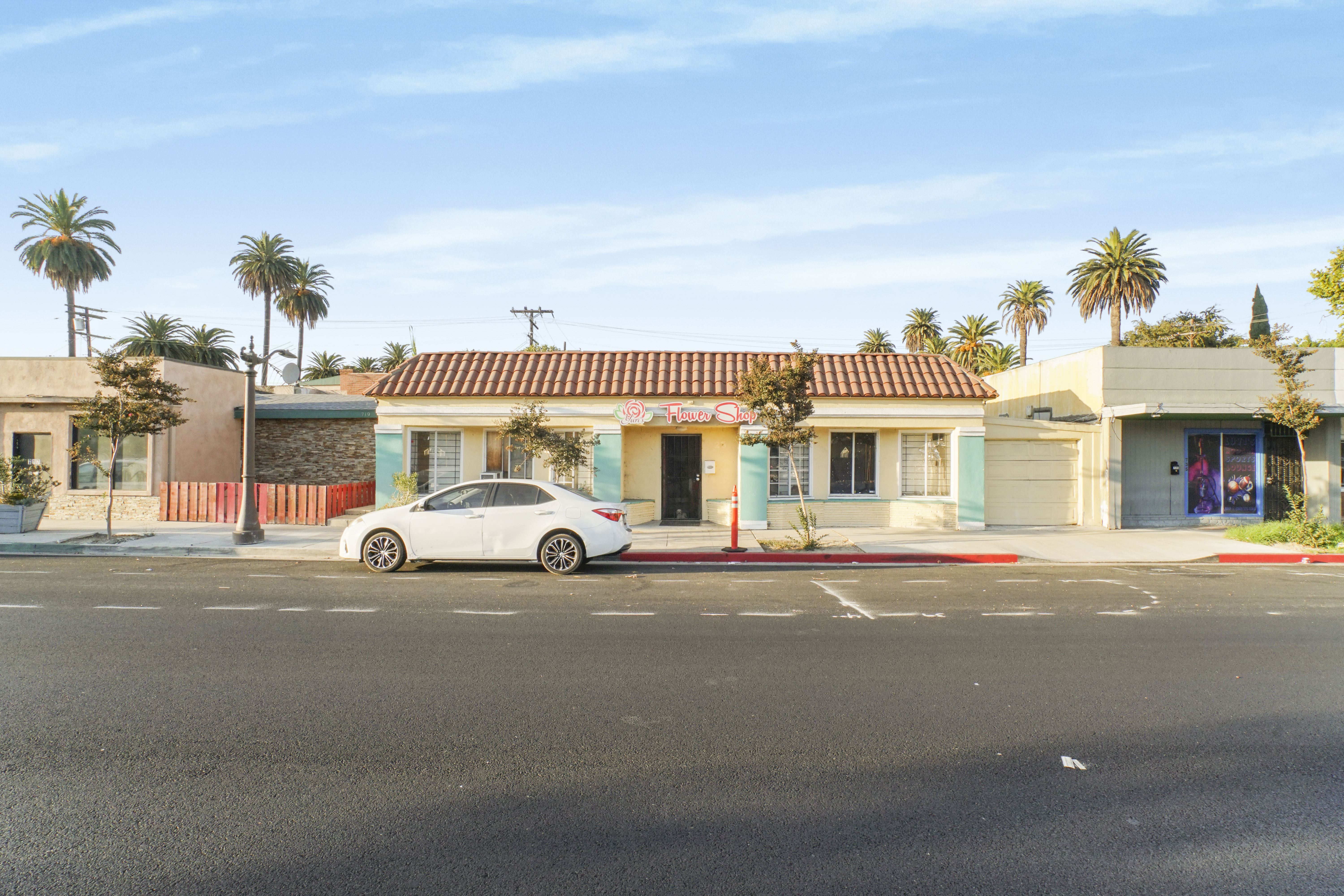 725 E Artesia Blvd
