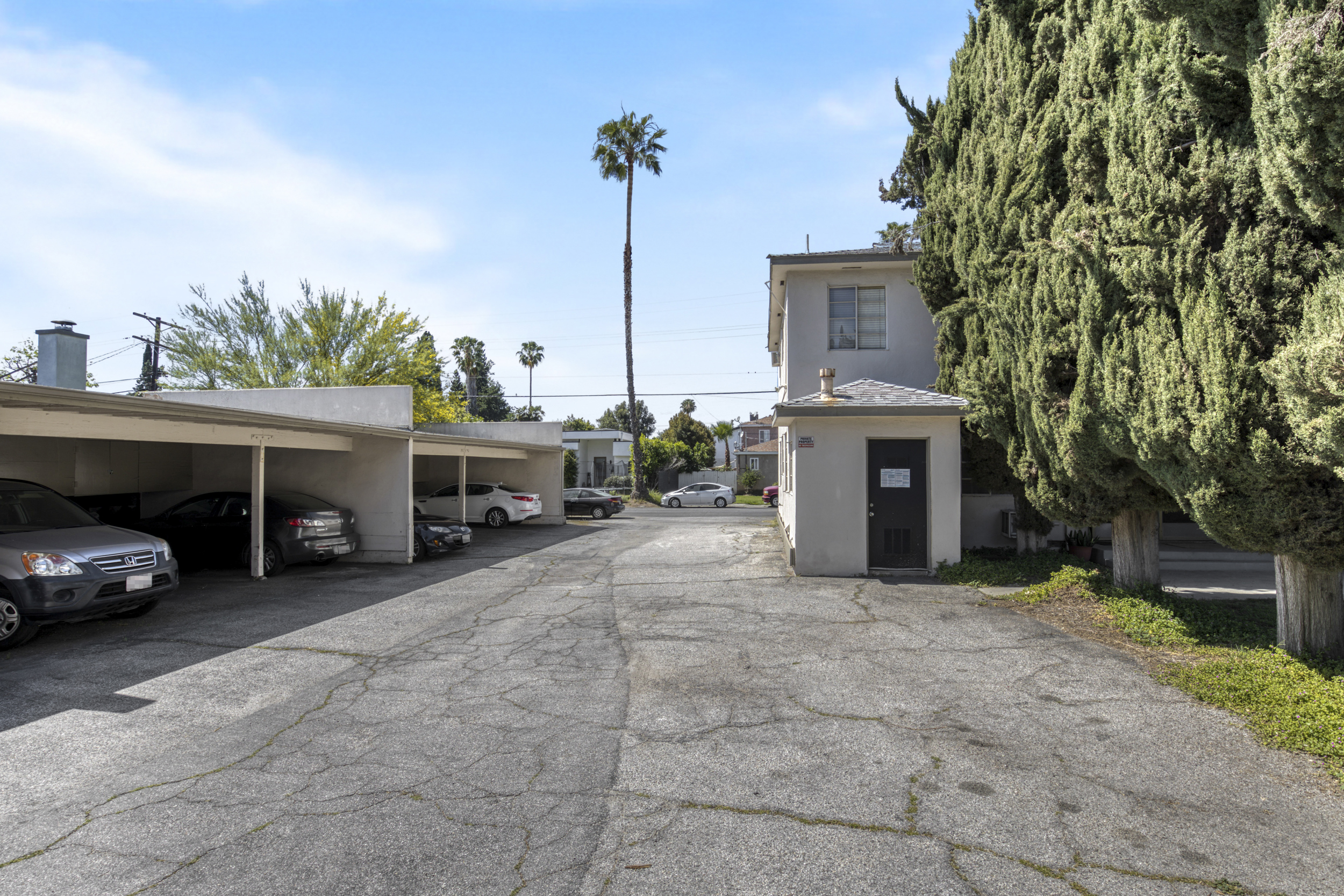 13950-13960 Burbank Blvd