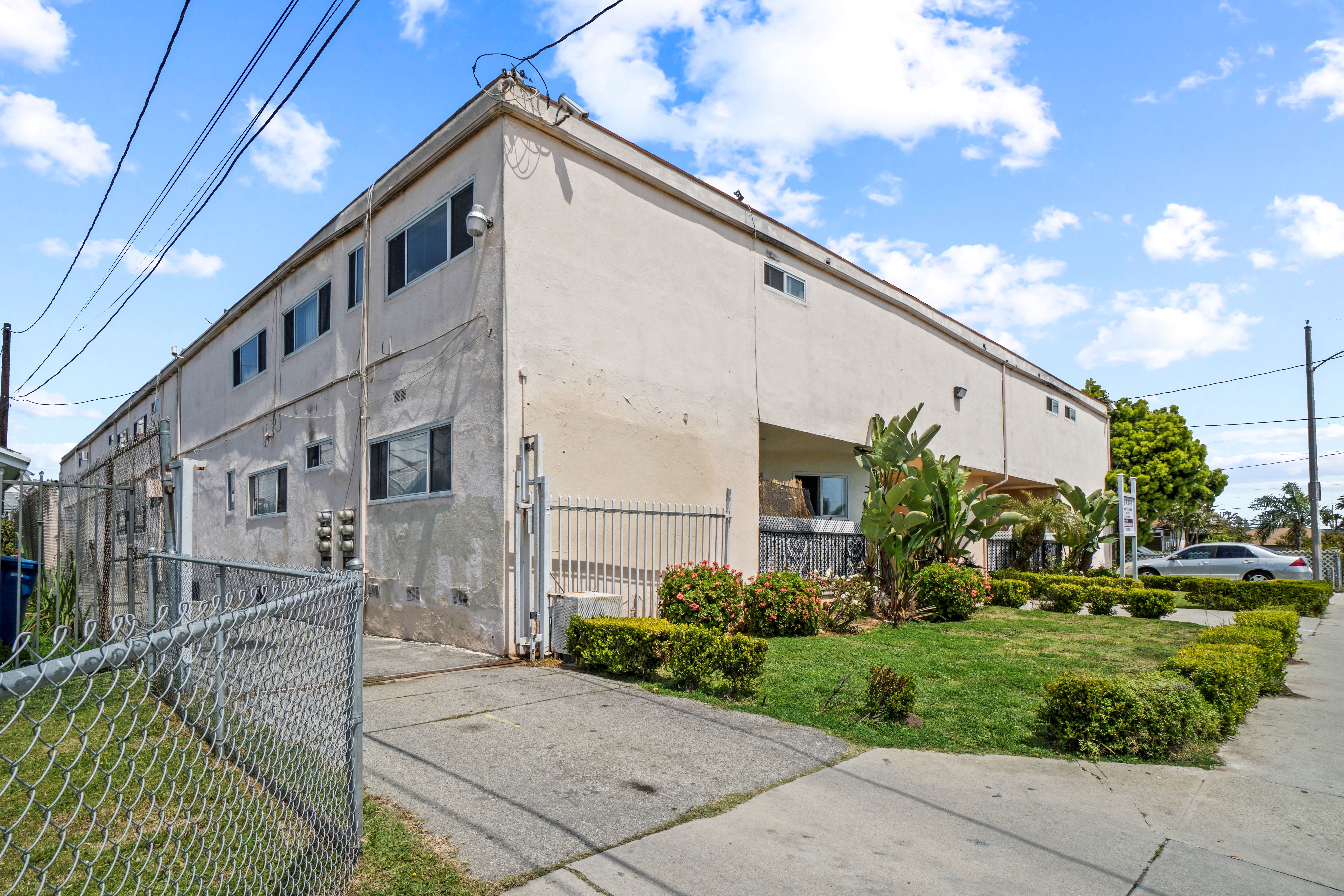 3835 W. 104th St