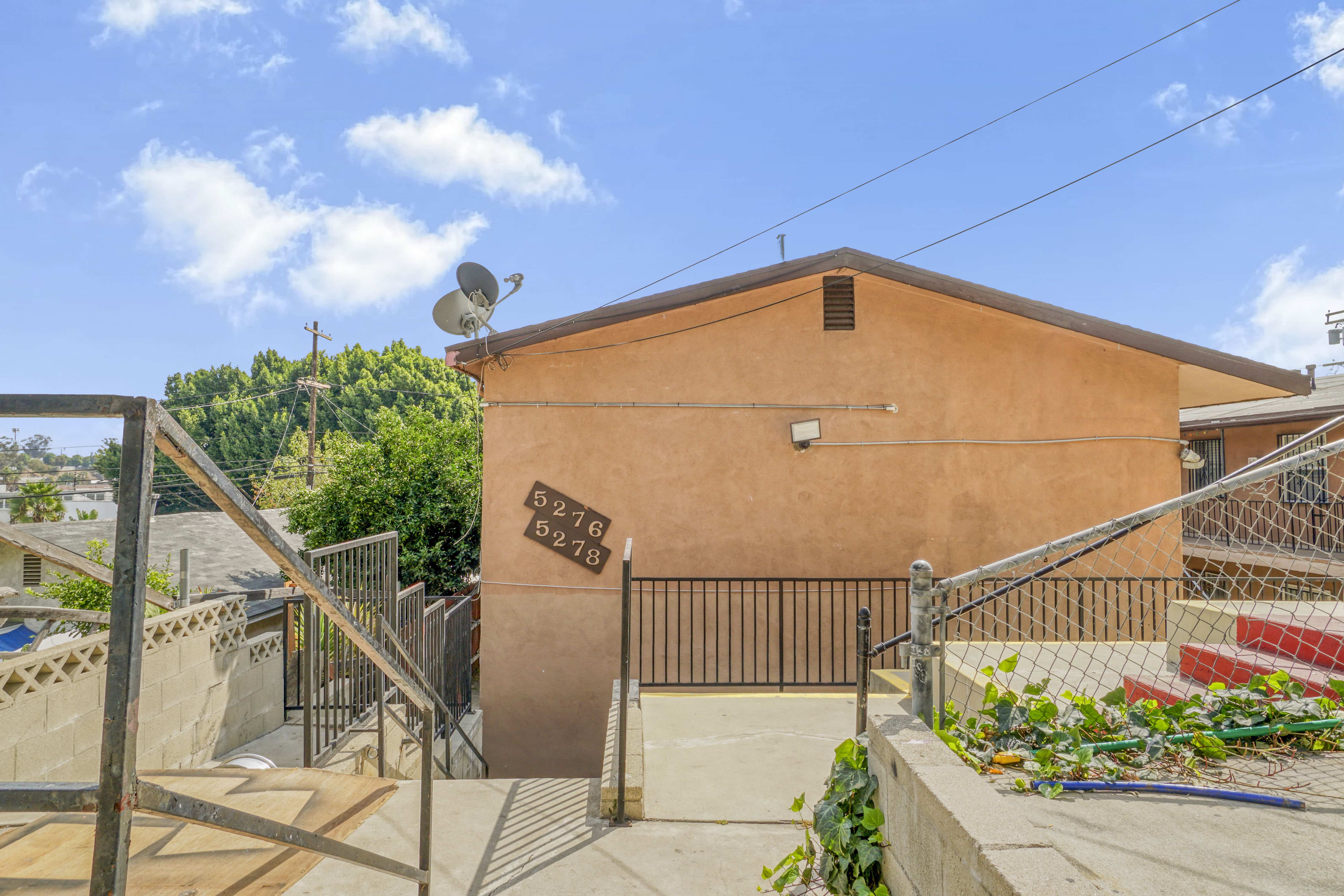 5274 Ithaca Ave