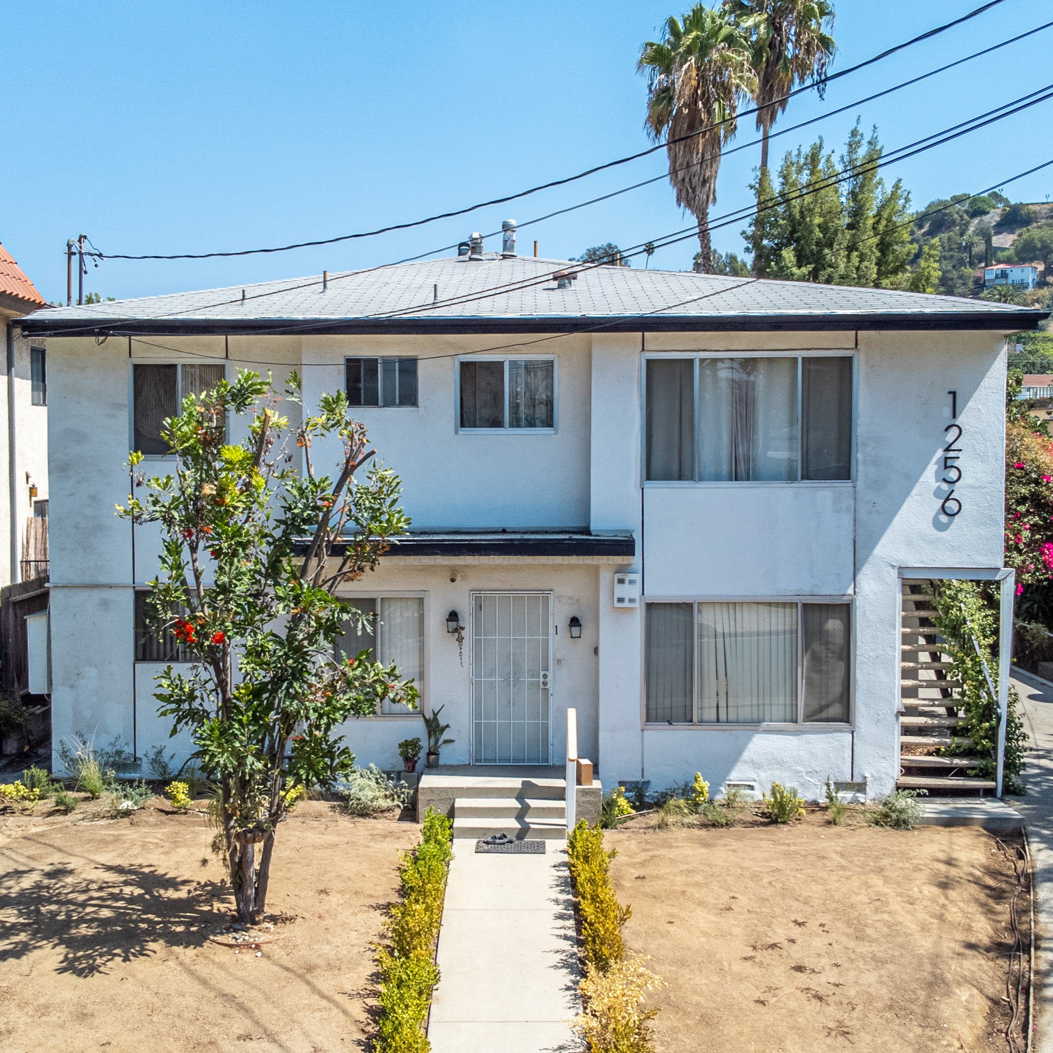 1256 Mariposa Ave