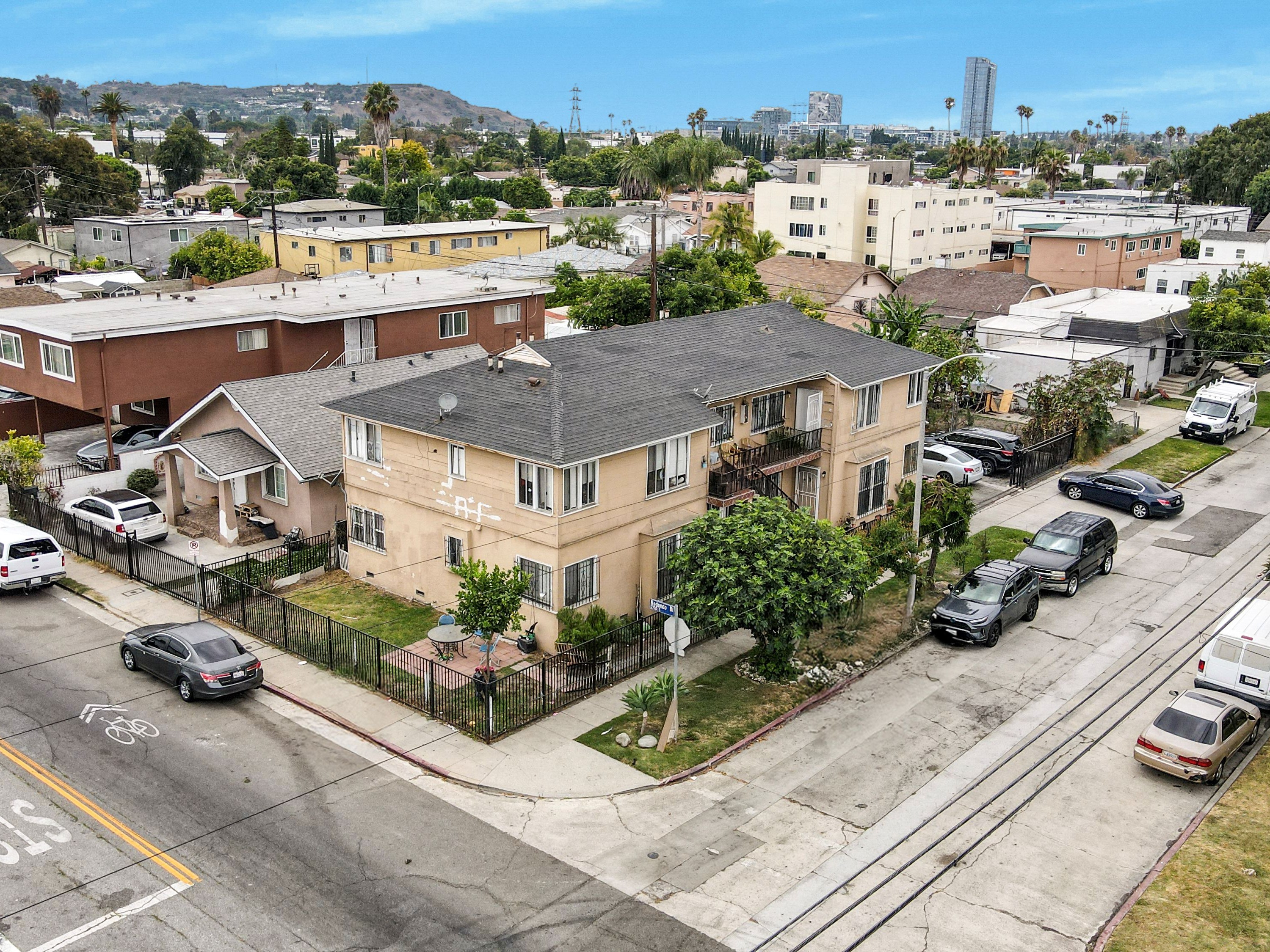 Los Angeles Apartment Listing