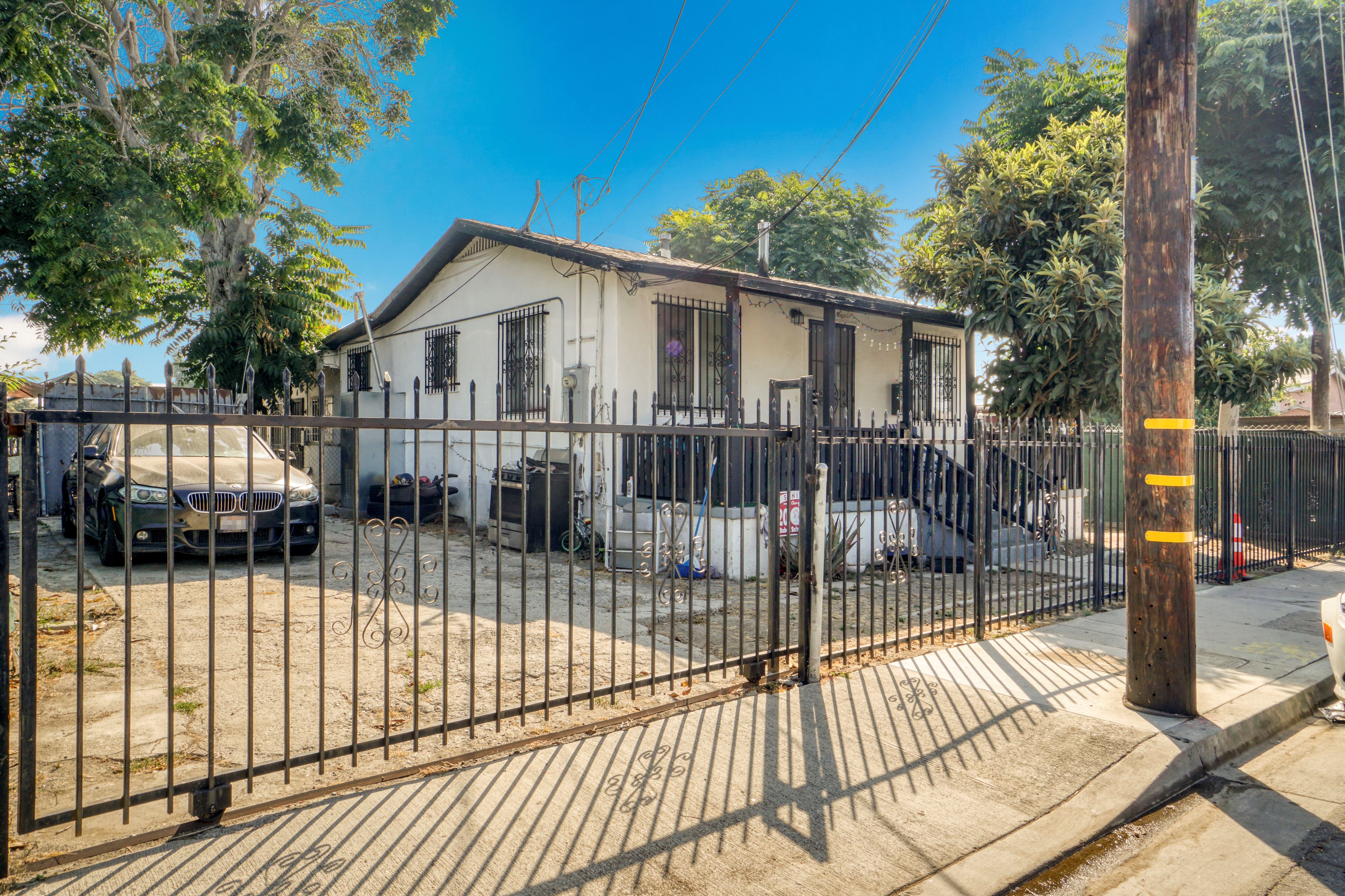 Los Angeles Apartment Listing