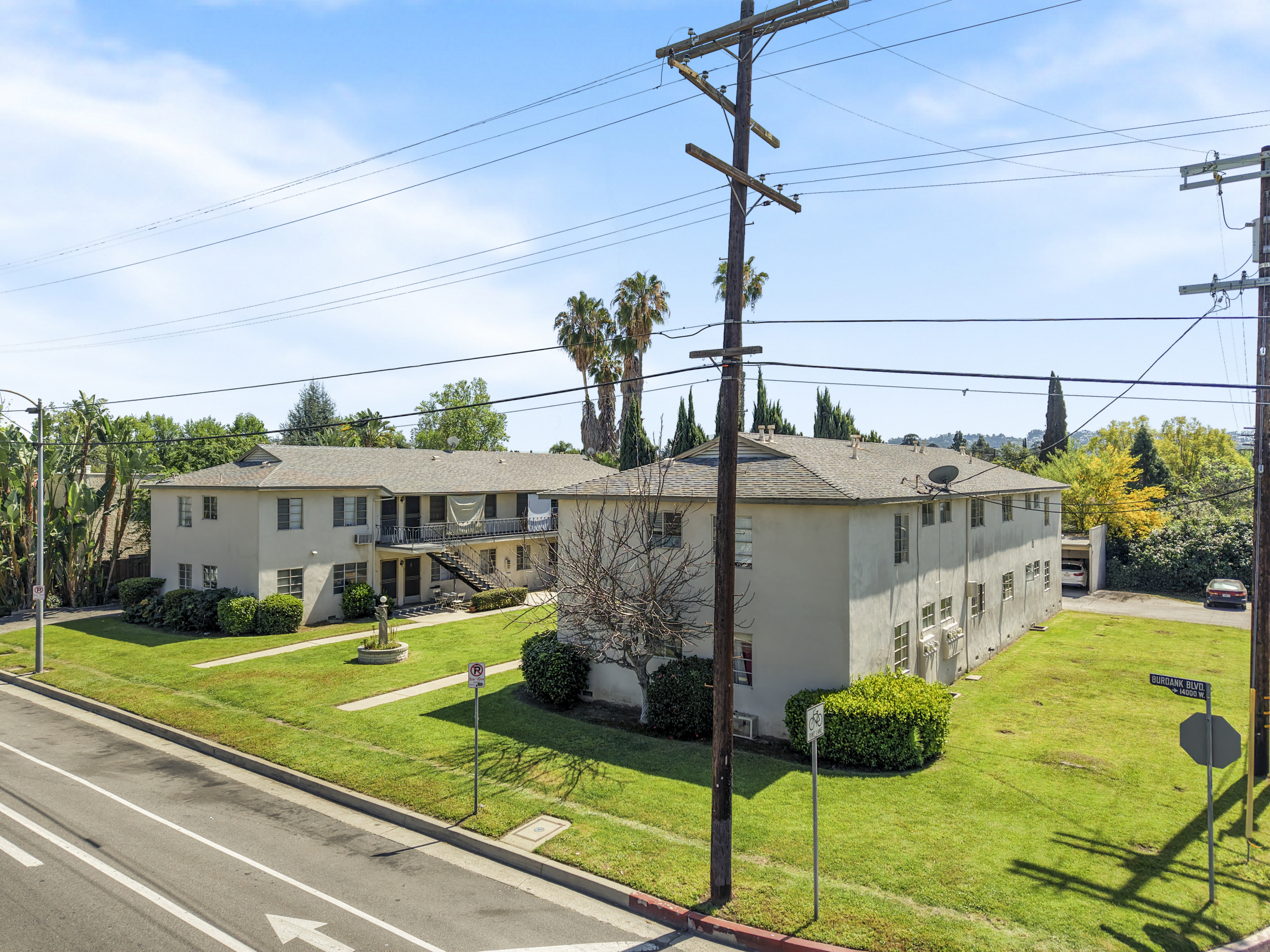 13950-13960 Burbank Blvd