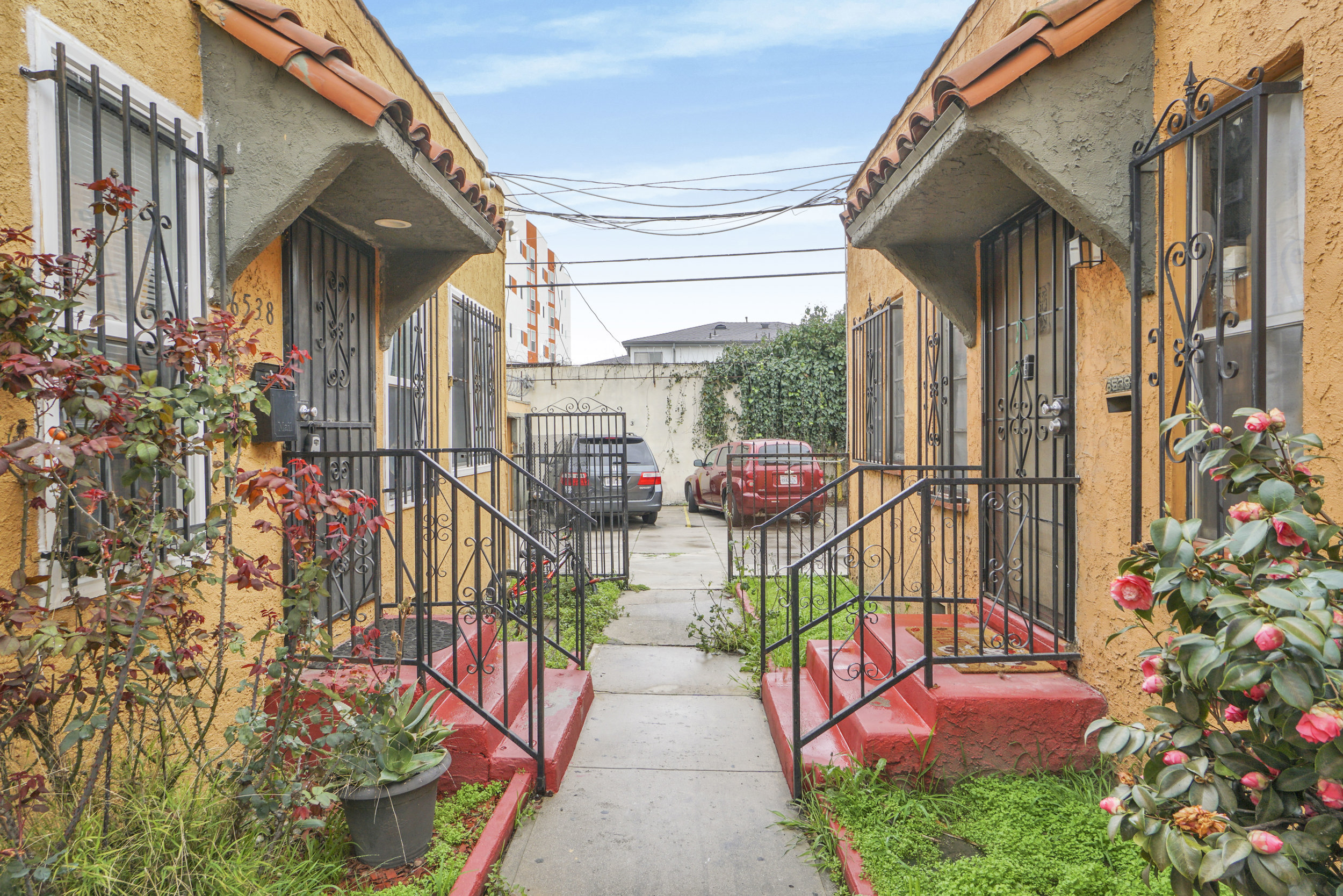 6536 S. Victoria