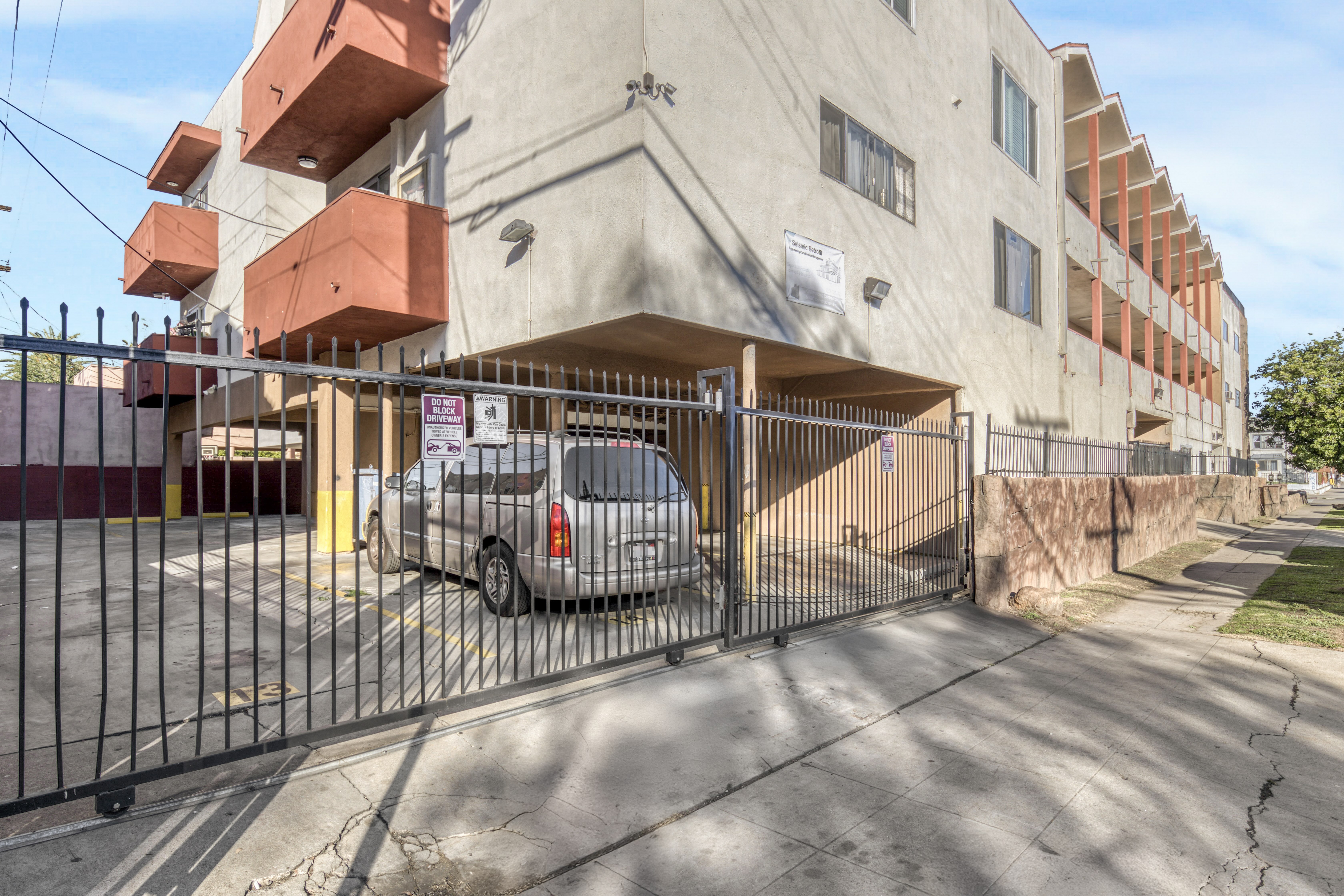 2405 18th St