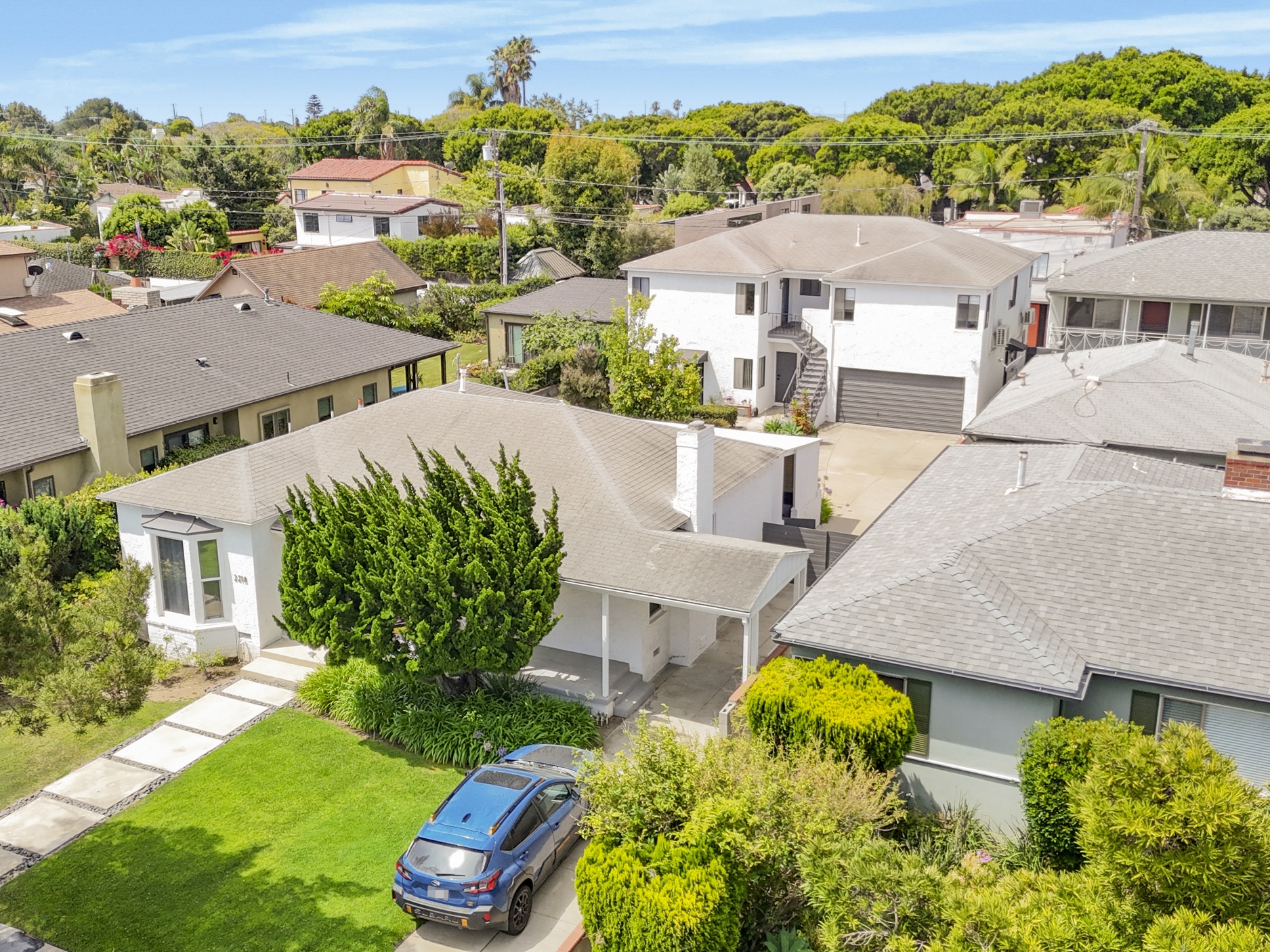 Los Angeles Apartment Listing