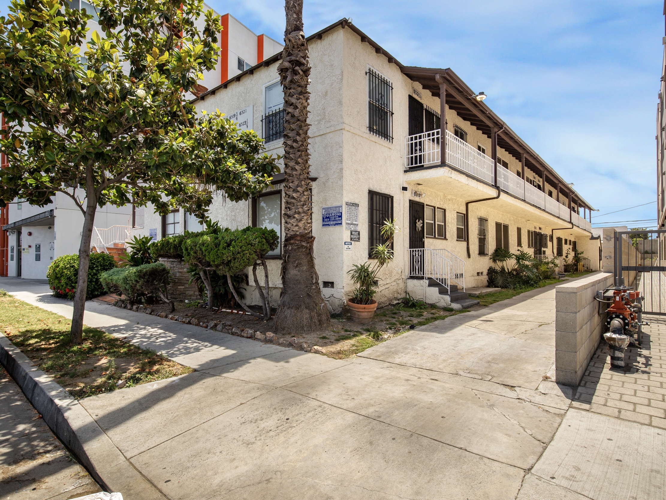 Los Angeles Apartment Listing