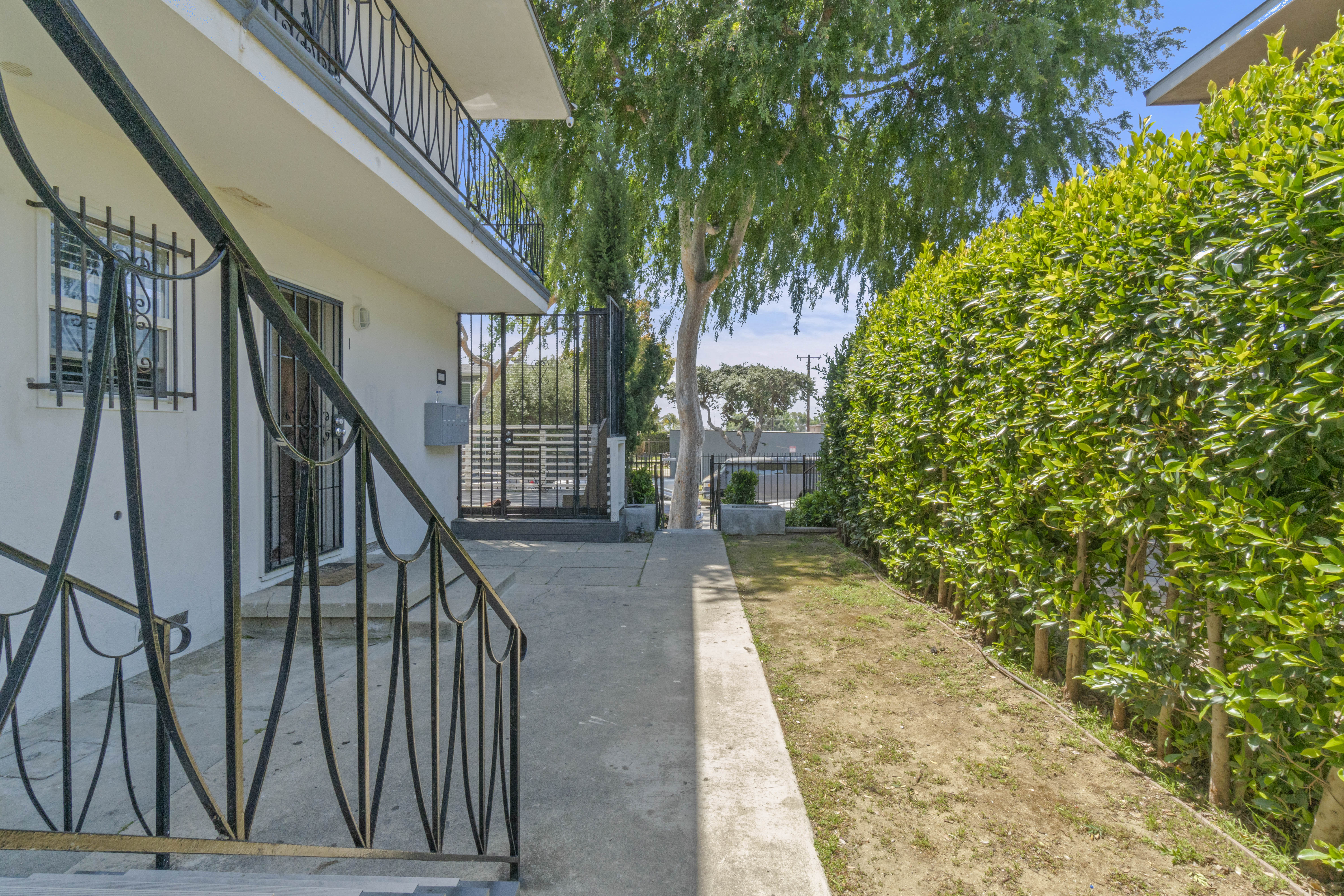 3205 Bartdon