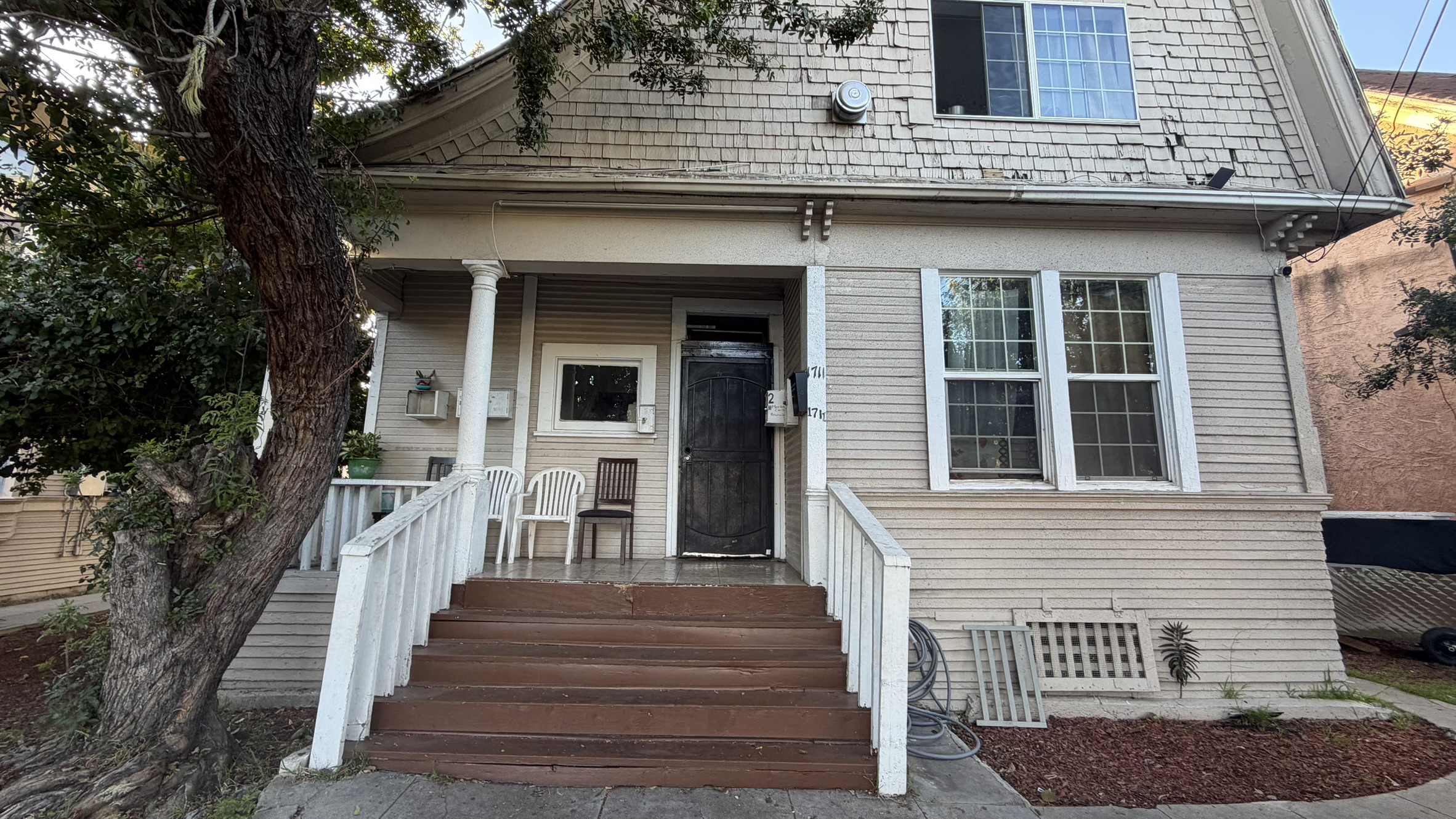 1711-1715 Toberman St