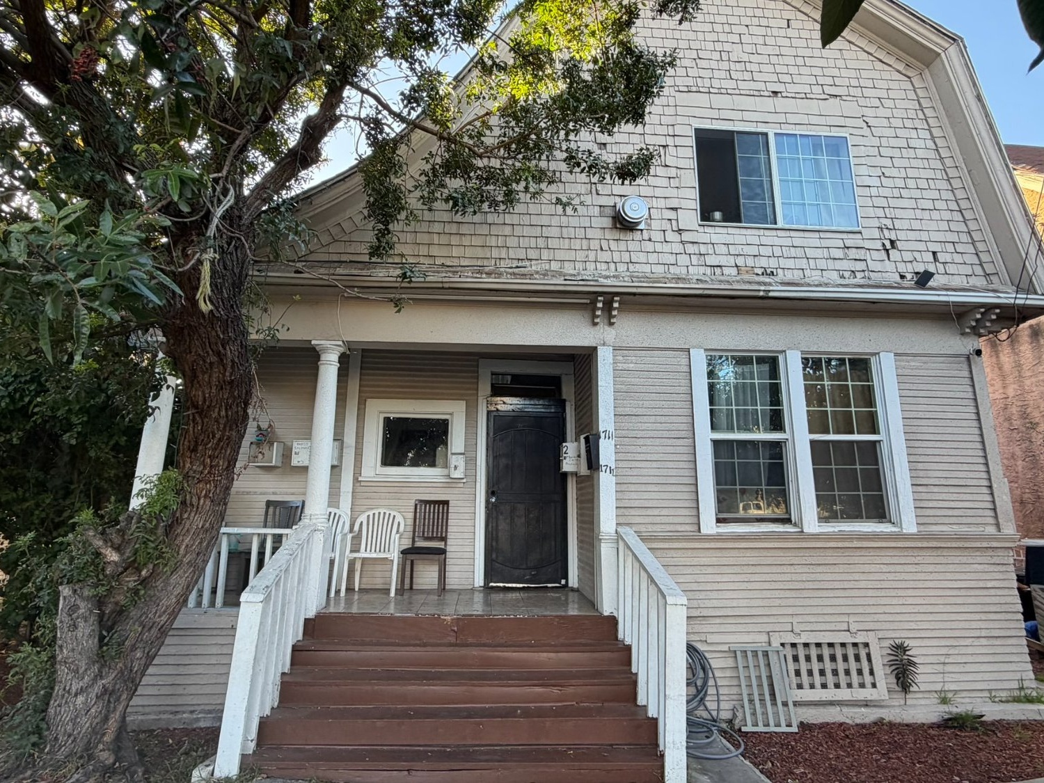 Los Angeles Apartment Listing