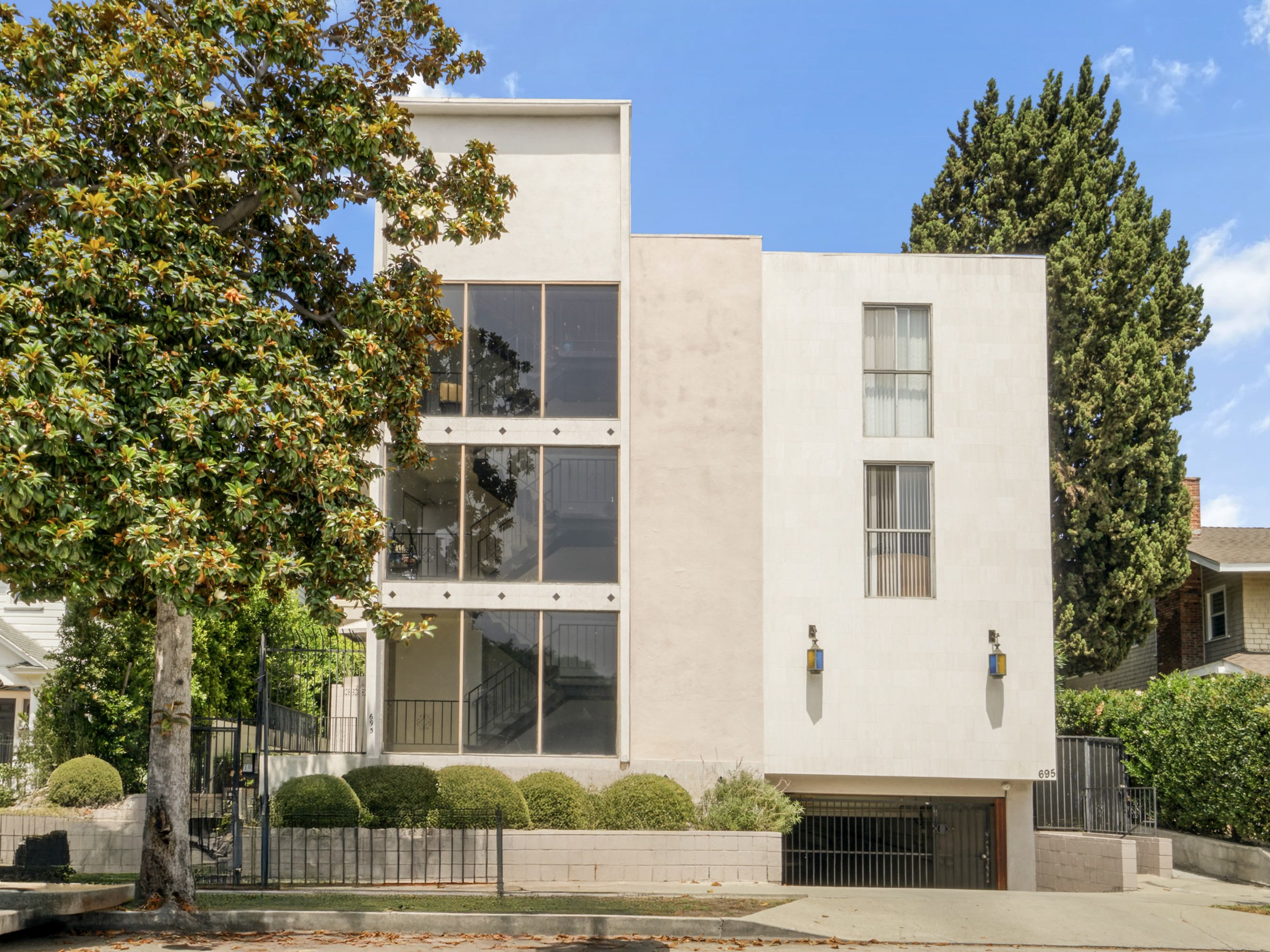 Los Angeles Apartment Listing