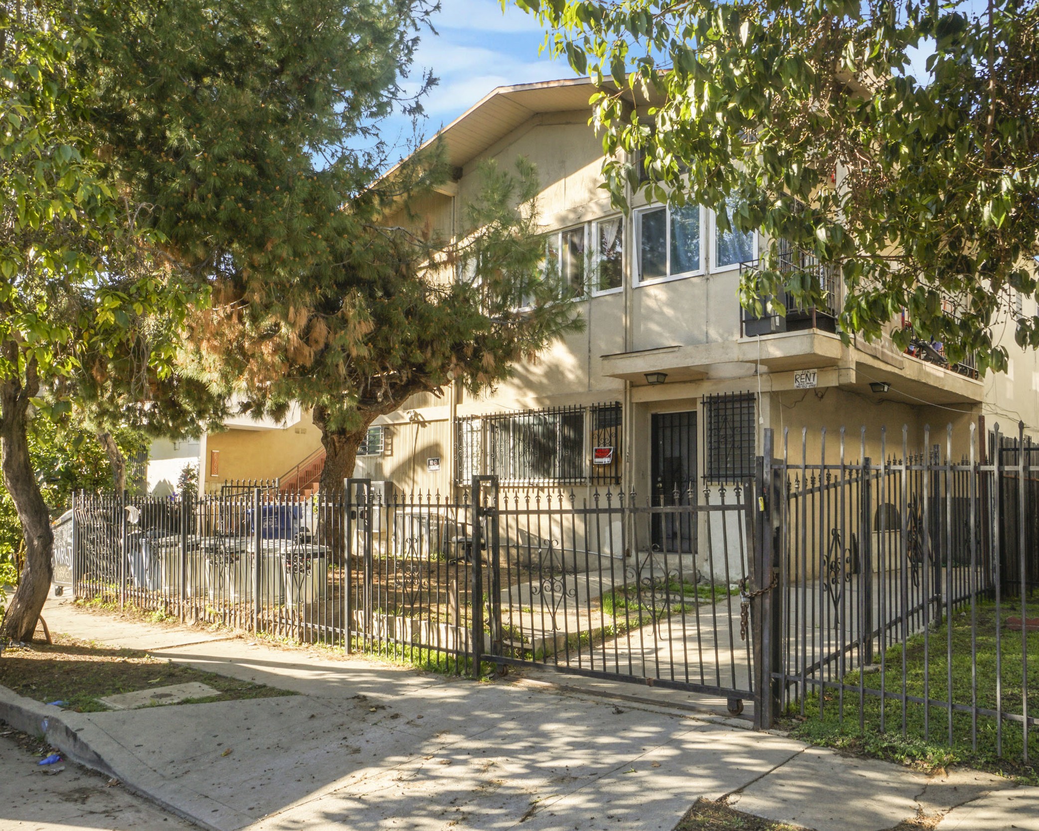 Los Angeles Apartment Listing